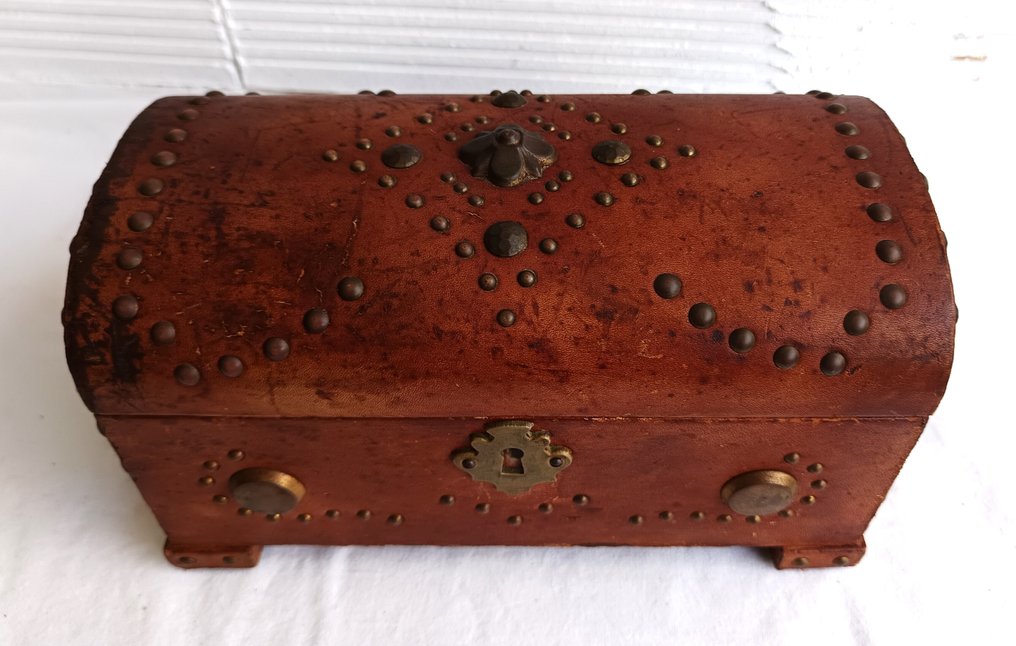 Casket - Gilt bronze #3.2