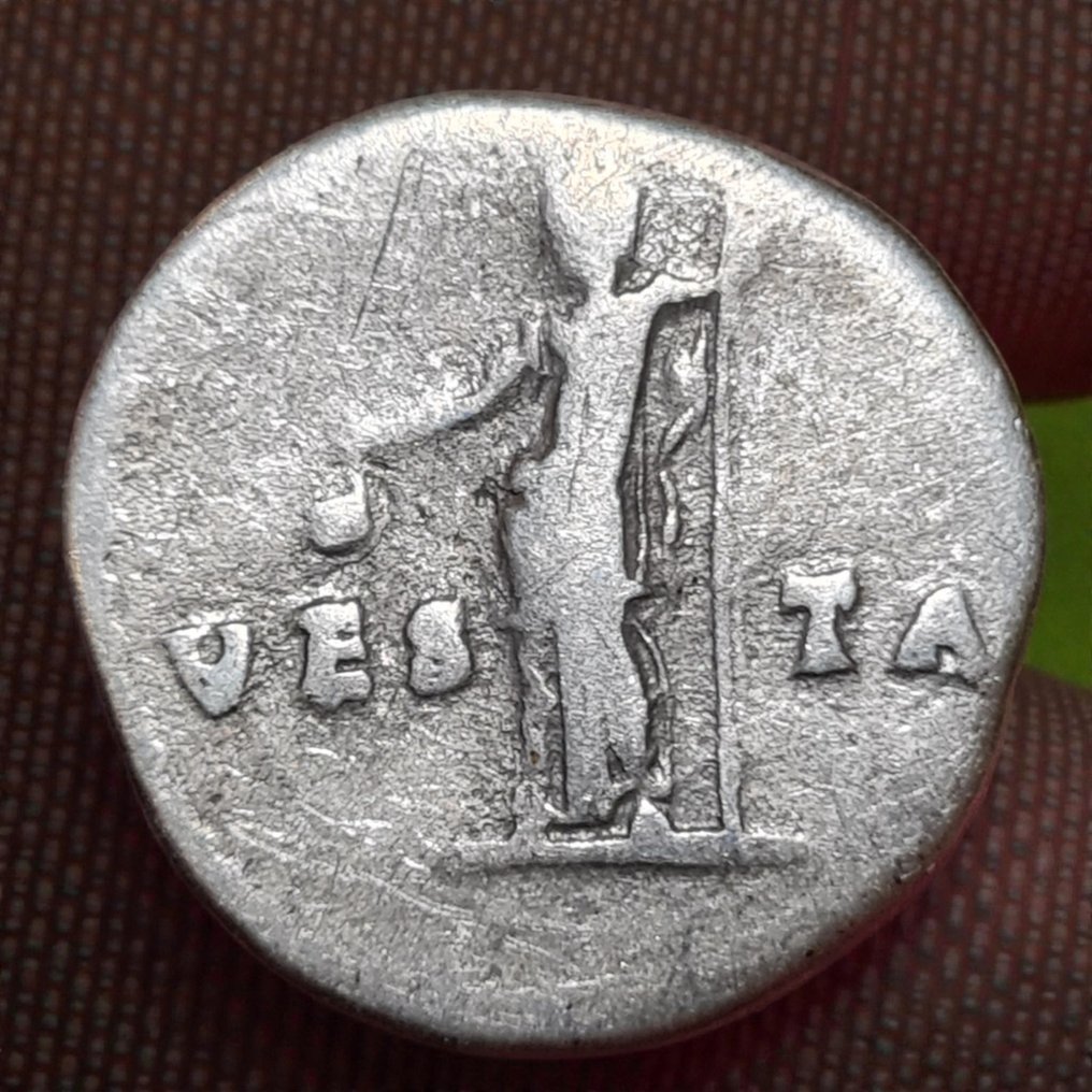 Römisches Reich. Vespasian (69-79 n.u.Z.). Denarius Rome - Vesta #1.0