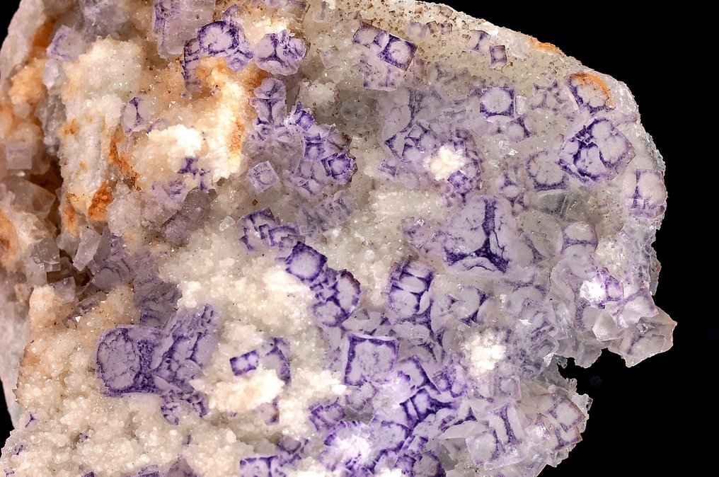 High quality purple blue Fluorite pattern From Qinglong - Rare QR code Fluorite - Altezza: 7.9 cm - Larghezza: 5.3 cm- 89 g #4.3