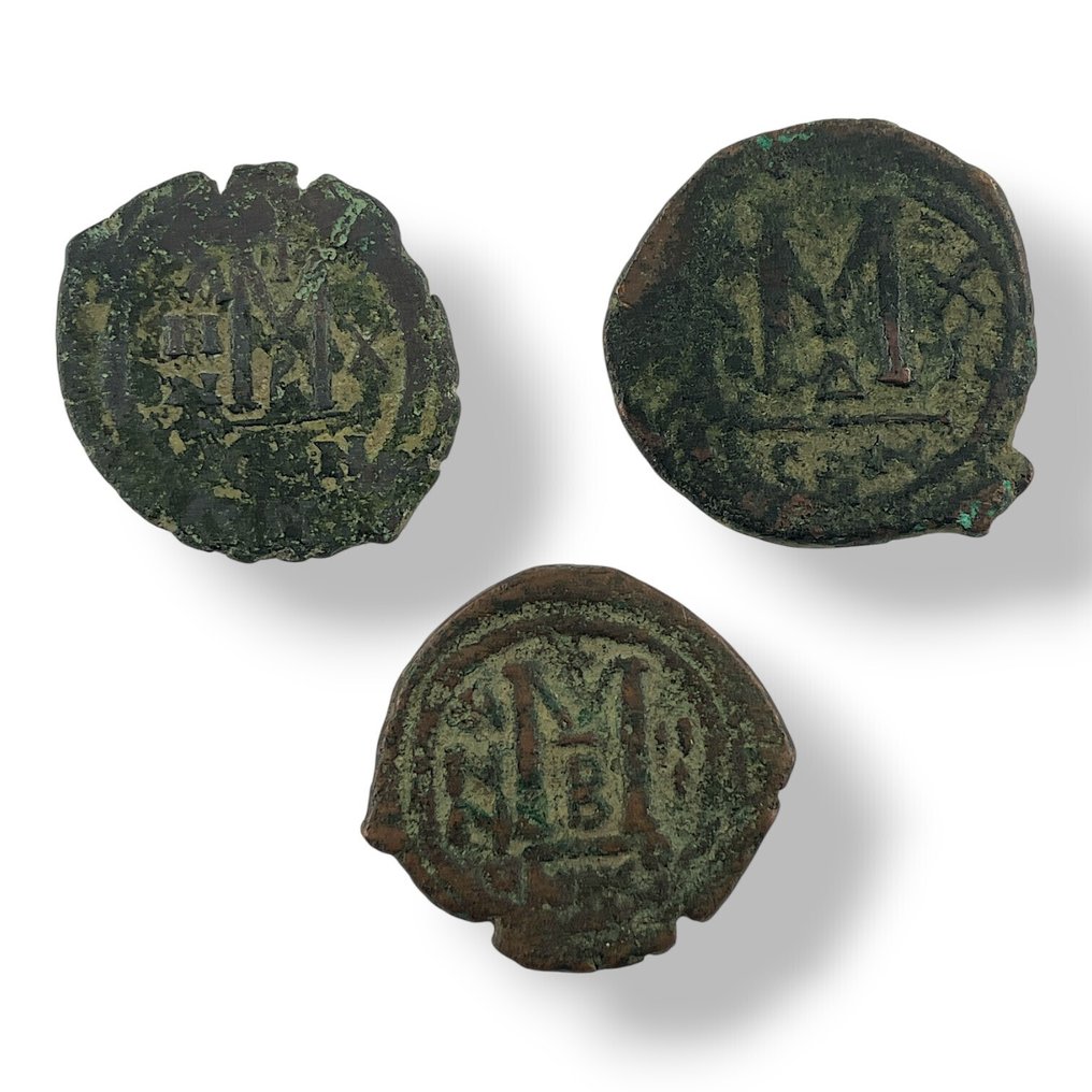 Byzantine Empire Lote de 3 Moedas em Bronze (Folles, Justinus II & Sophia - Maurice Tiberius)  (No reserve price) #1.0