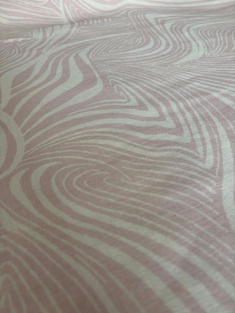 Fabric cut for decoration with stylized wave design and zebra effect in light pink color. - Upholstery fabric  - 300 cm - 280 cm - Viscose and Cotton #2.1
