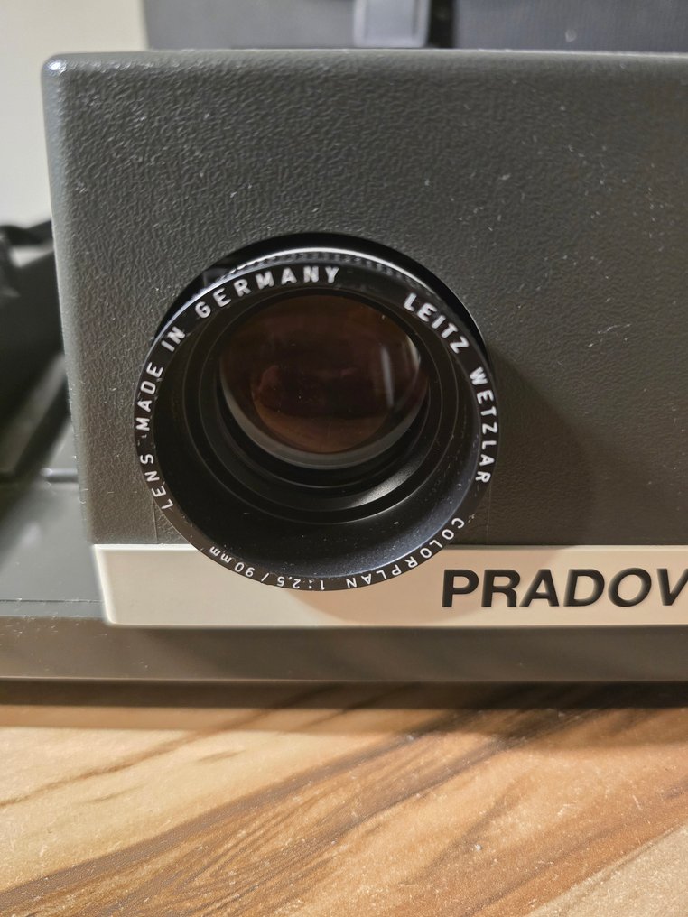 Leitz PRADOVIT R 150 | Colorplan 90mm F2.5 -> Slide projector #1.0