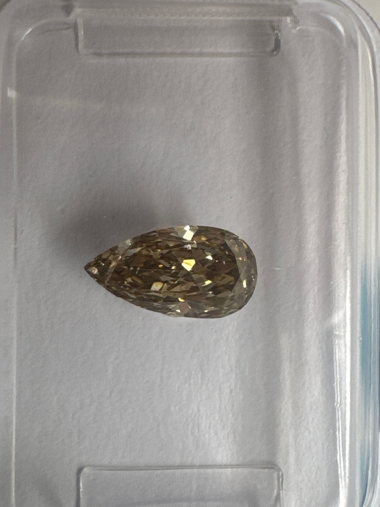 没有保留价 - 1 pcs 钻石  (天然色彩的)  - 0.72 ct - 梨形 - Fancy 棕色, 黄色 - SI2 微内含二级 - 国际宝石研究院（IGI） #1.0