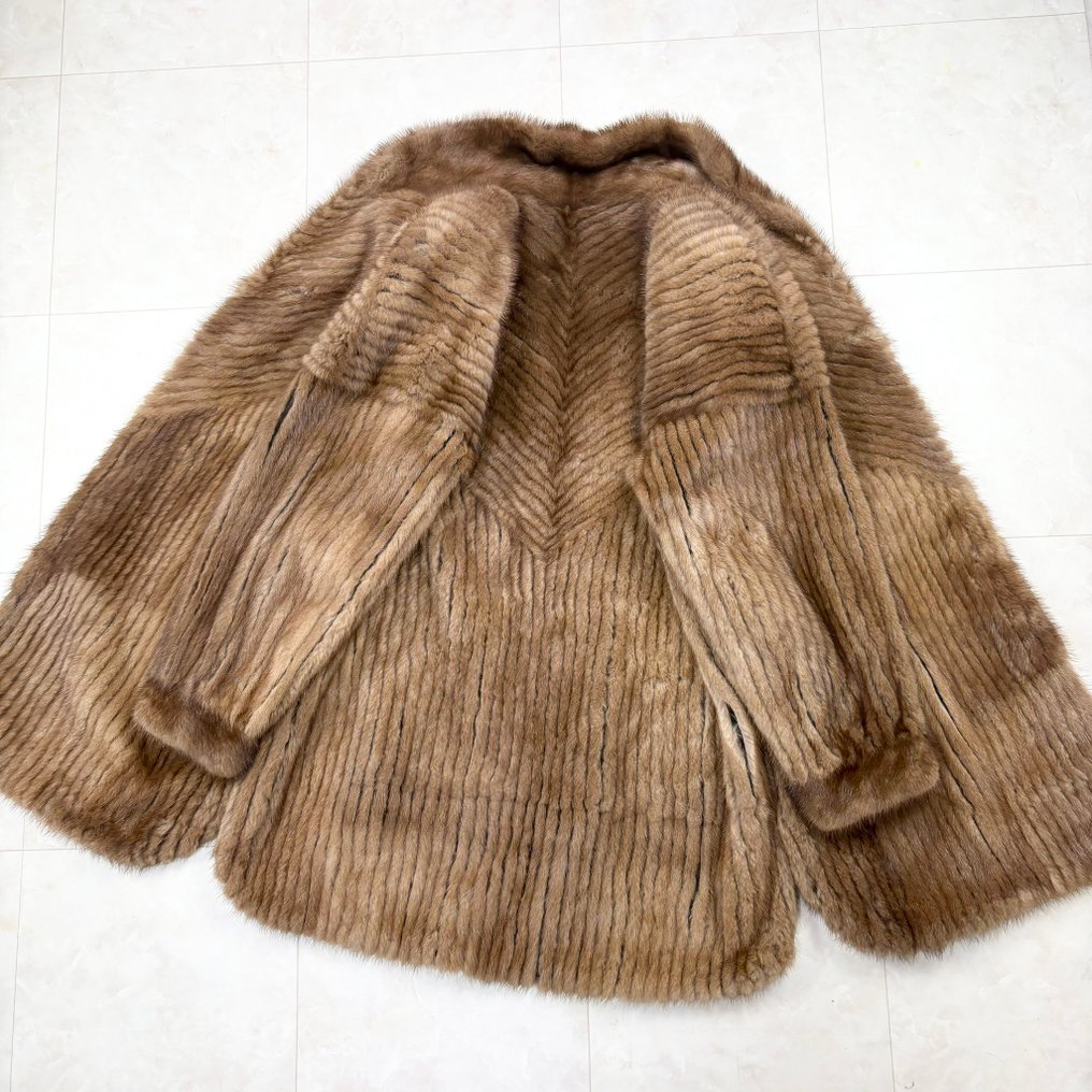 Saga Furs - 皮毛大衣 - 复古 #3.2