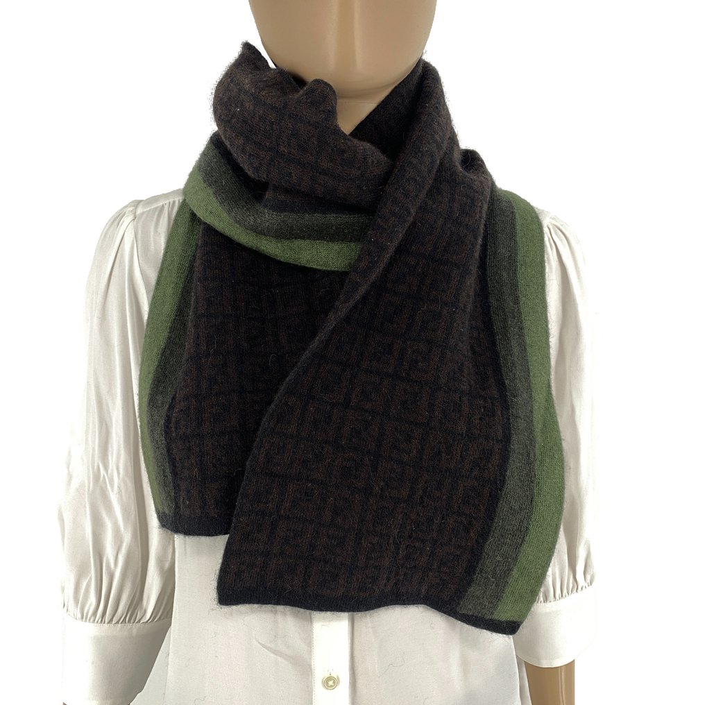 Fendi - Eșarfă #3.2