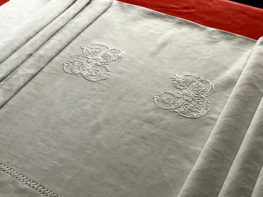 Laat 19e-eeuws linnen beddengoed met initialen L.B. - Textiel  - 3.2 m - 1.9 m #3.2