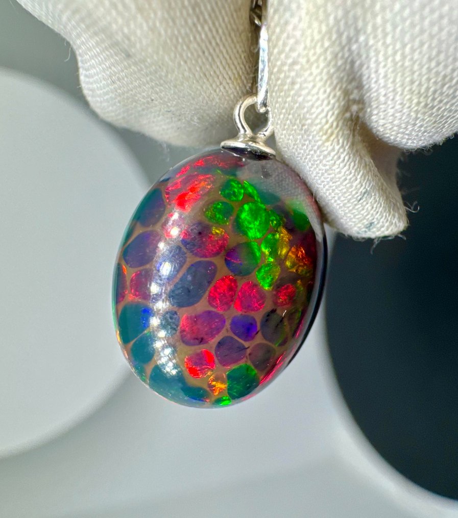 Opal Pendant - Height: 22 mm - Width: 12 mm- 1.13 g - (1) #2.1