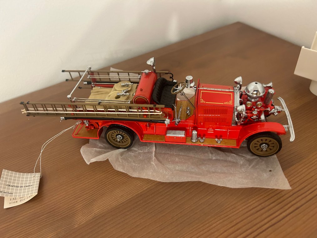 Franklin Mint 1:32 - Miniatura de camião - 1922 Ahrens Fox R-K-4 #2.1