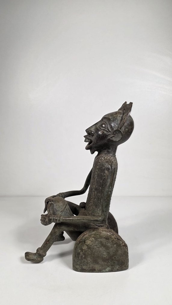 Pronssipatsas - Bamileke - Kamerun (Ei pohjahintaa) #3.2