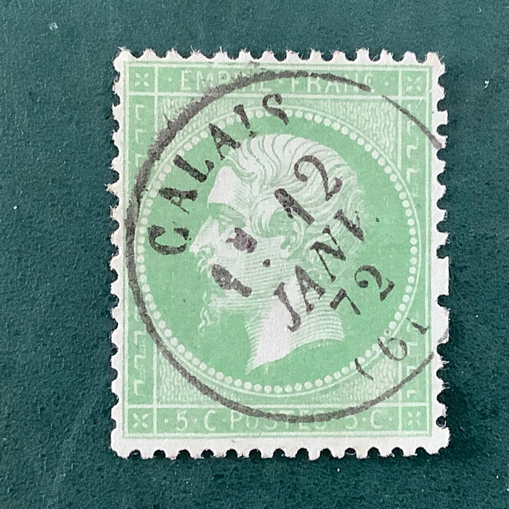 Francia 1871 - Moneda de 5 céntimos de Napoleón, centrada en verde sobre azul y con sello central de Calais. - Yvert 35 #3.2