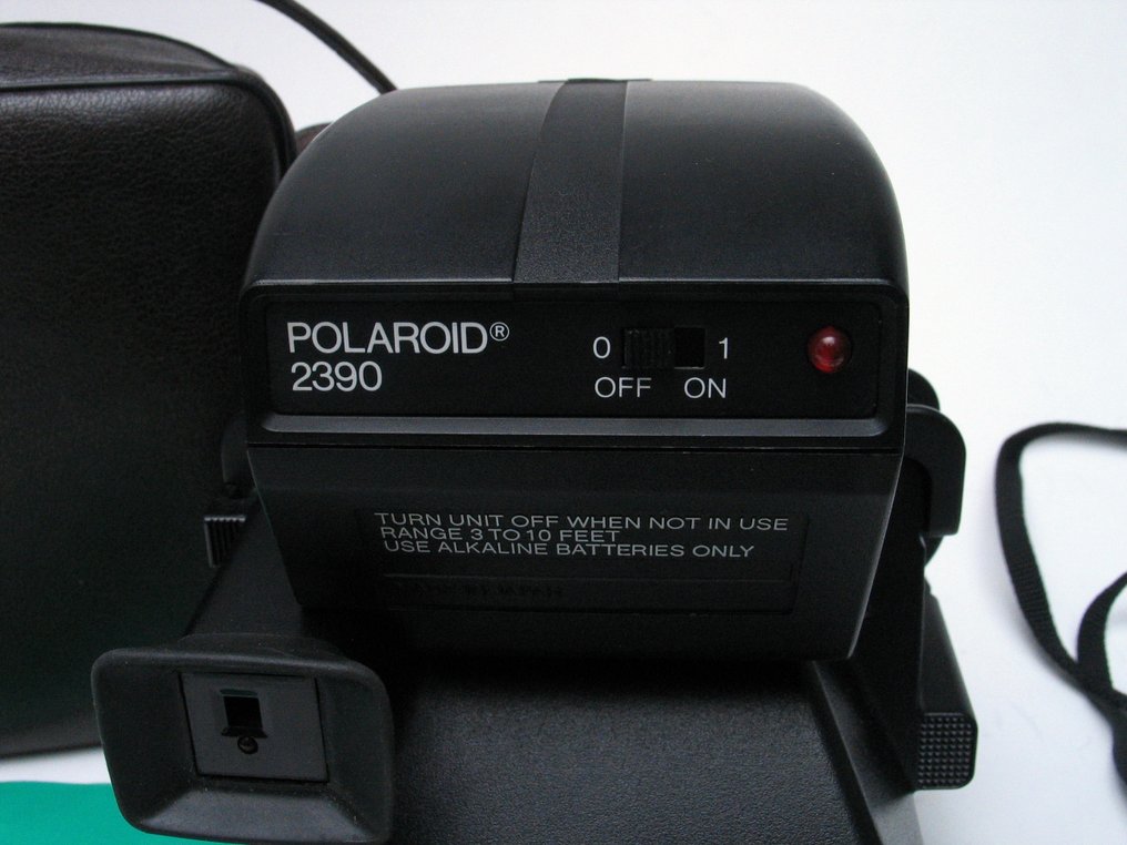 Polaroid Special Edition Revue Sonar AutoFocus 5005 for SX-70 film + Polatronic 5 flash | Polaroid #2.1