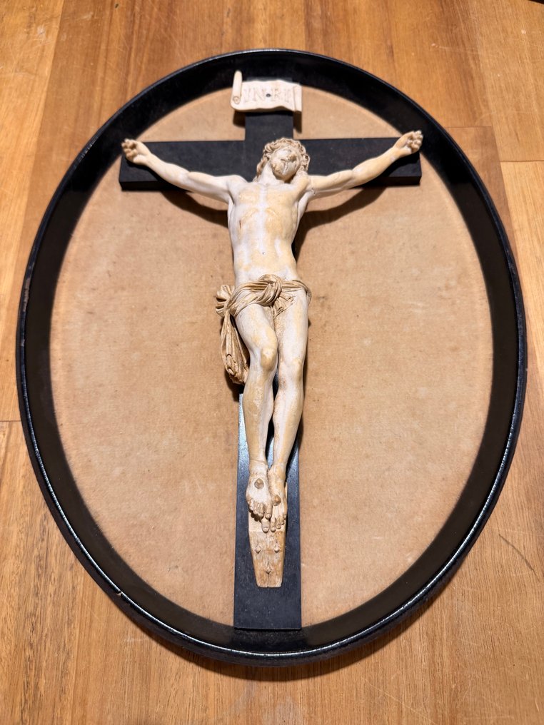 J. Norest - S. Marchi - Statue - Christus am Kreuz - 35 cm - Pimpstein, Tre #4.3