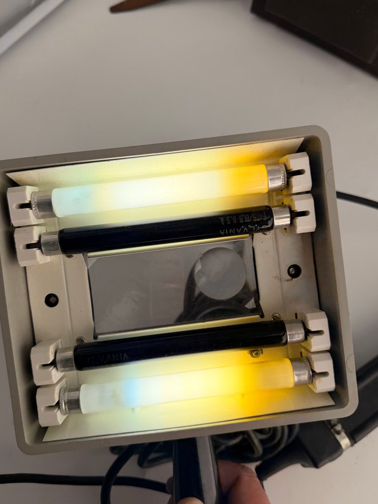 医疗器械 - 旧木灯（皮肤科 / 古董鉴定） - 金属 - Wood 的灯 #2.1