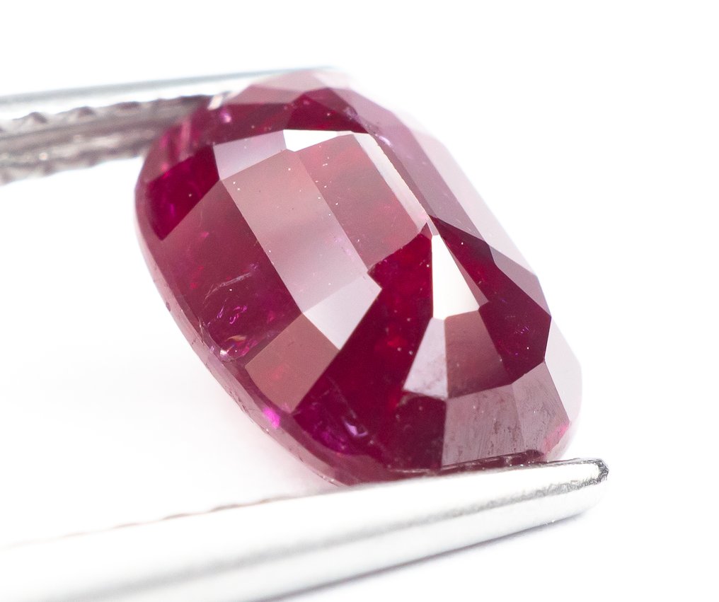 Utan reservationspris Rubin - 2.53 ct - Lotus Gemology - Rich Red (MOZ) #3.2