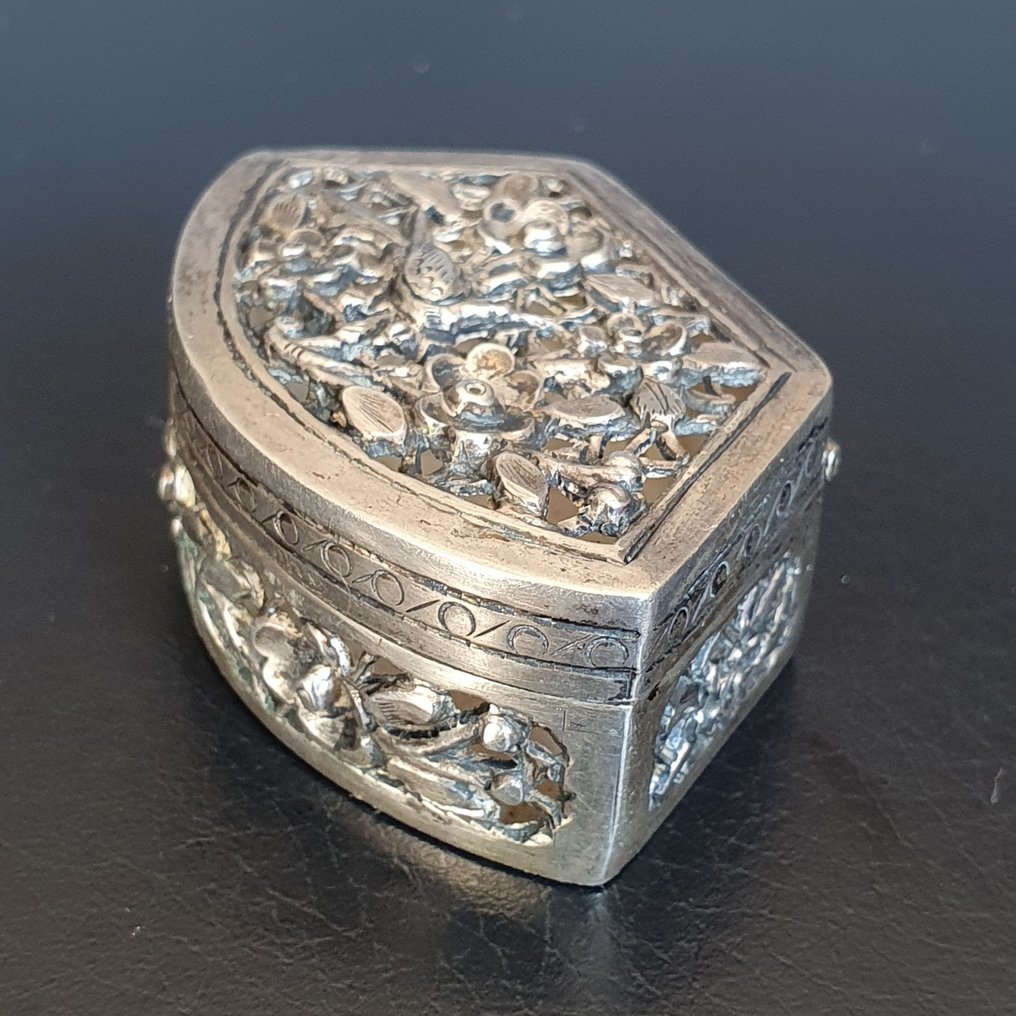 Pillbox - .900 silver - Chinese Export #1.0