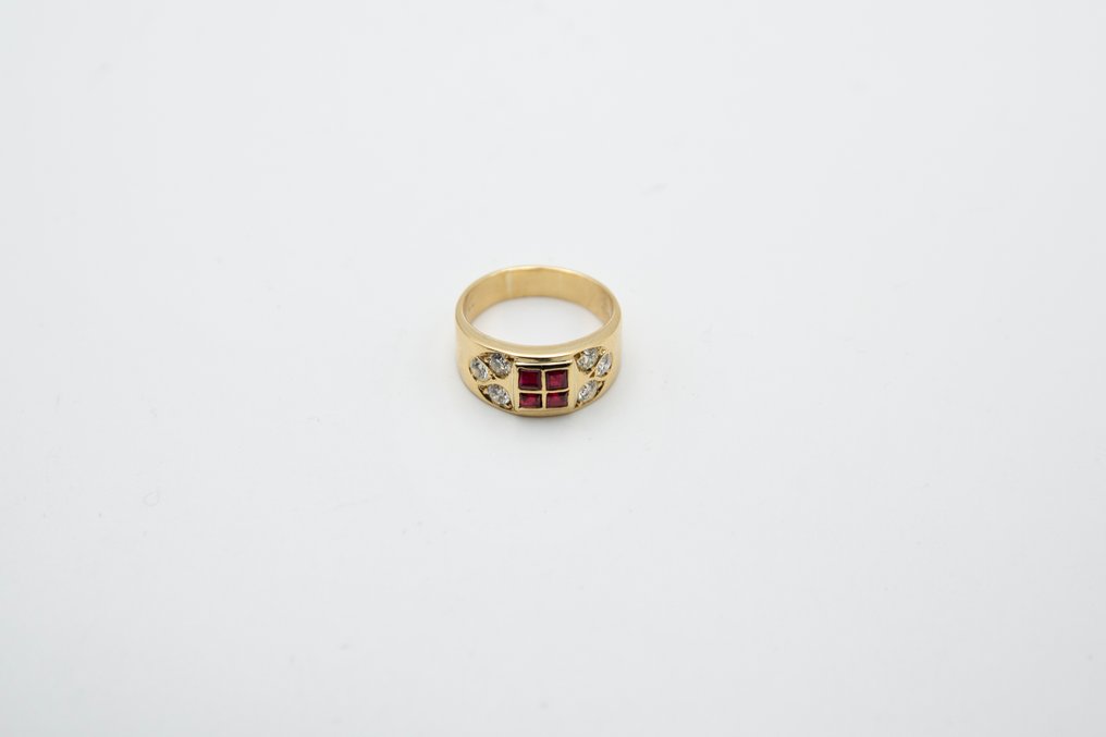 Ring - 18 kt. Yellow gold Ruby - Diamond #1.0