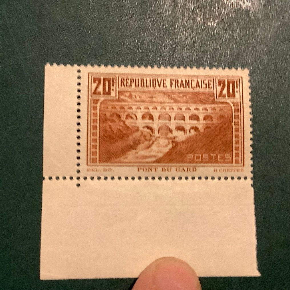 Franța 1929/1931 - Pont du Gard într-un bloc de colț cu centru perfect. - Yvert 262b #1.0