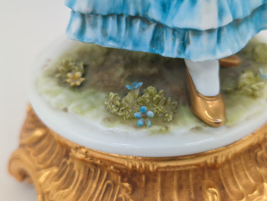 Tiche - Φωτιστικό - Τραπεζάκι με φωτιστικό και πορσελάνινη φιγούρα «Κορίτσι με καλάθι λουλουδιών» – χειροποίητα - Πορσελάνη #4.3
