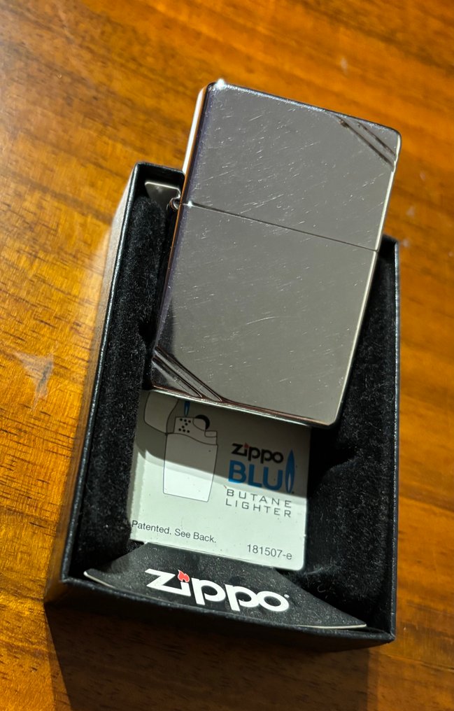 Zippo - Rare Zippo 2010 in box - Ingen reservasjonspris - Lomme-lighter - Stål (rustfritt stål) #1.0