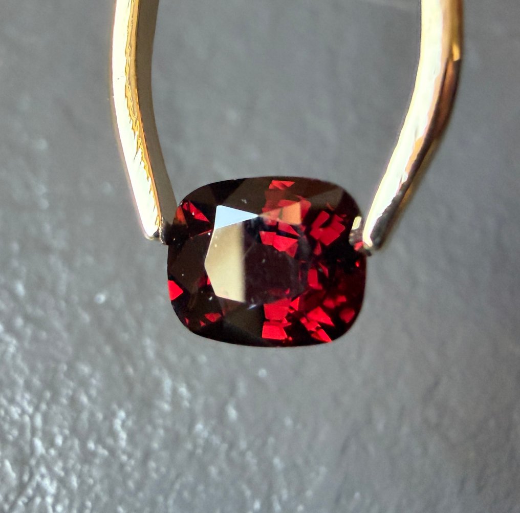 Senza Prezzo di Riserva Rosso Spinello  - 1.68 ct - Antwerp Laboratory for Gemstone Testing (ALGT) #2.1
