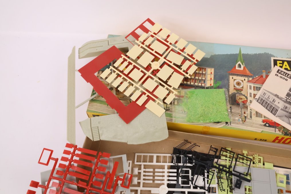 Faller H0 - B-928 - Modellbahnbausätze (1) - Klassiek Faller Bausatz 'Moderne Bank', ungebaut #4.3