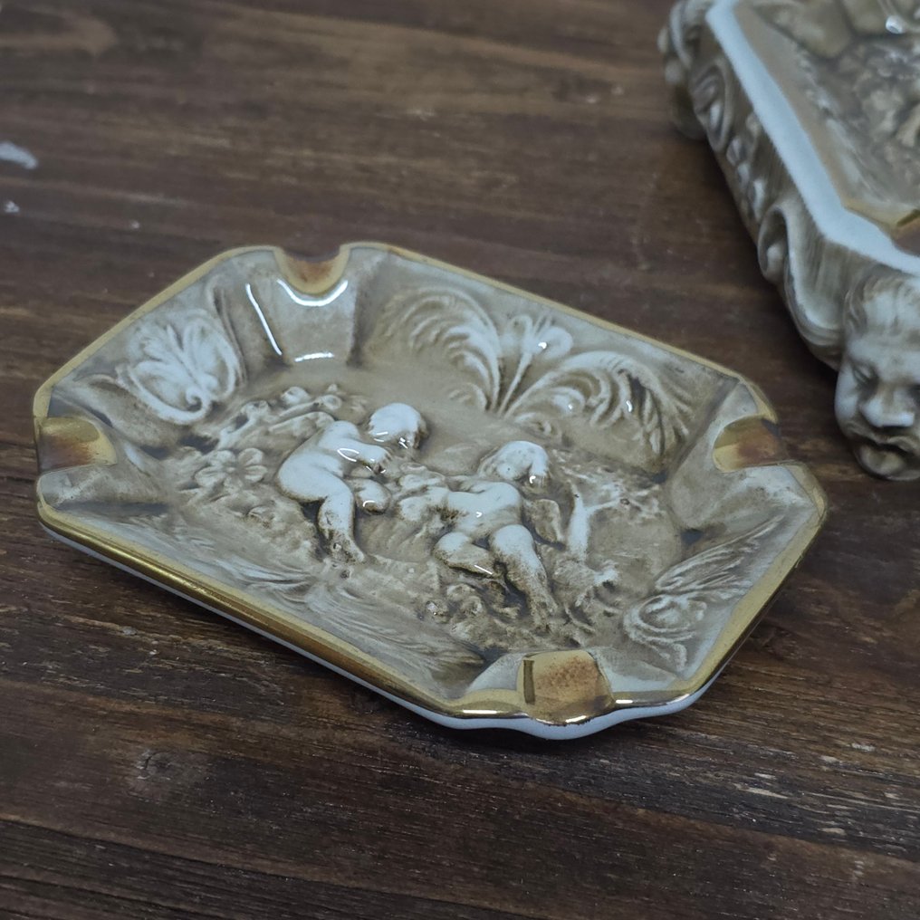 M.A.S. - R. Capodimonte - Posacenere  (5) - portasigarette - Porcellana - Set fumo #3.2