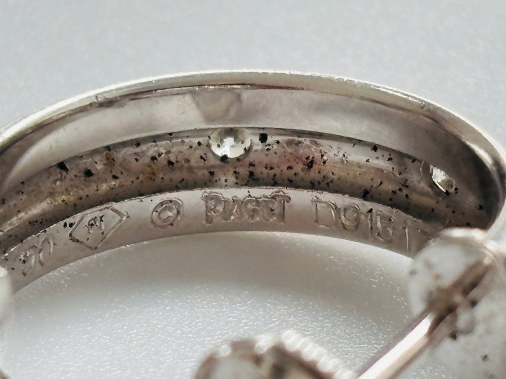 Piaget - Σκουλαρίκια - Possesion - 18 καράτια Λευκός χρυσός -  0.18ct. tw. Διαμάντι (Φυσικό)  #3.2