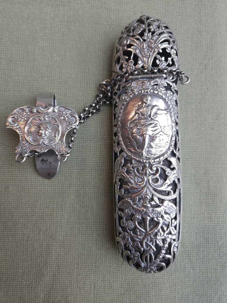 Gebrüder Dingeldein (Dingeldein Brothers), Hanau (founded 1868) - Cutie - Argint - Étui din argint fin #1.0