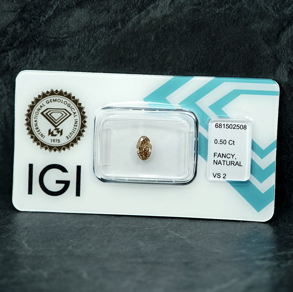 Fără preț de rezervă - 1 pcs Diamant  (Colorat natural)  - 0.50 ct - Oval - Fancy light maroniu Galben - VS2 - IGI (Institutul gemologic internațional) #4.3