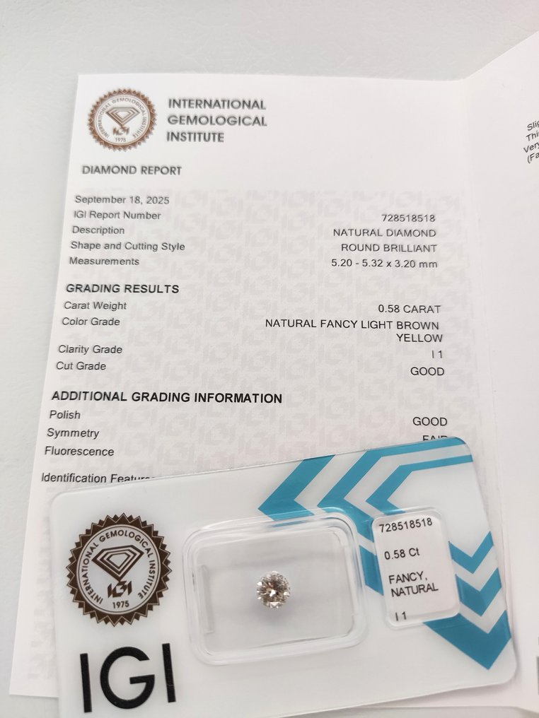 没有保留价 - 1 pcs 钻石 (天然色彩的) - 0.58 ct - 圆形 - Fancy light 棕色 黄色 - I1 内含一级 - 国际宝石研究院(IGI) #3.2