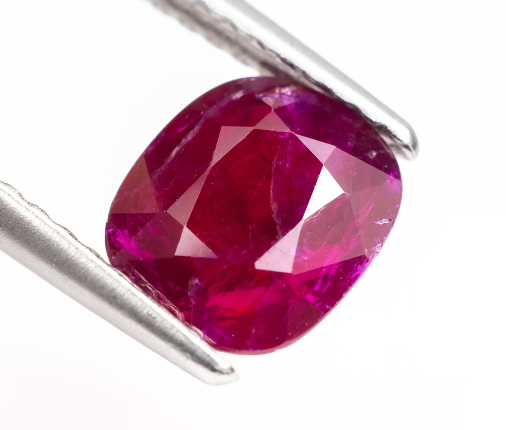 No reserve price Ruby  - 1.58 ct - Bellerophon Gemlab - Deep Red (Mozambique) #2.1