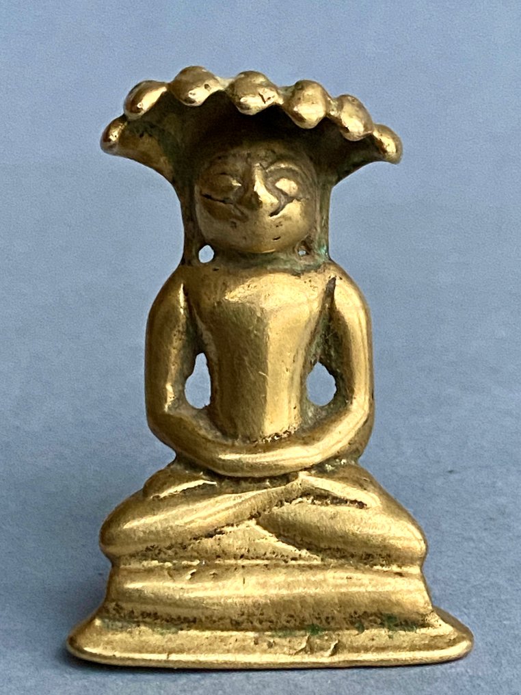 Pārśvanātha, 23° Tīrthaṅkara - Antiguo - Raro bronce votivo Jain que representa a Pārśvanātha con inscripción devocional en la base, siglo - 1650-1700 Imperio Mughai (1526-1857) - Pārśvanātha #1.0