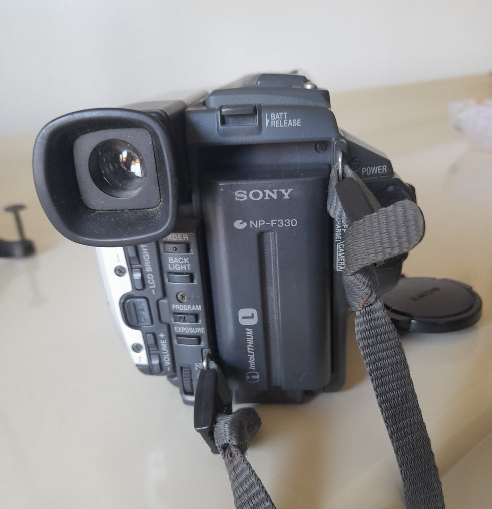 Sony DCR-TRV320 Video camera #1.0