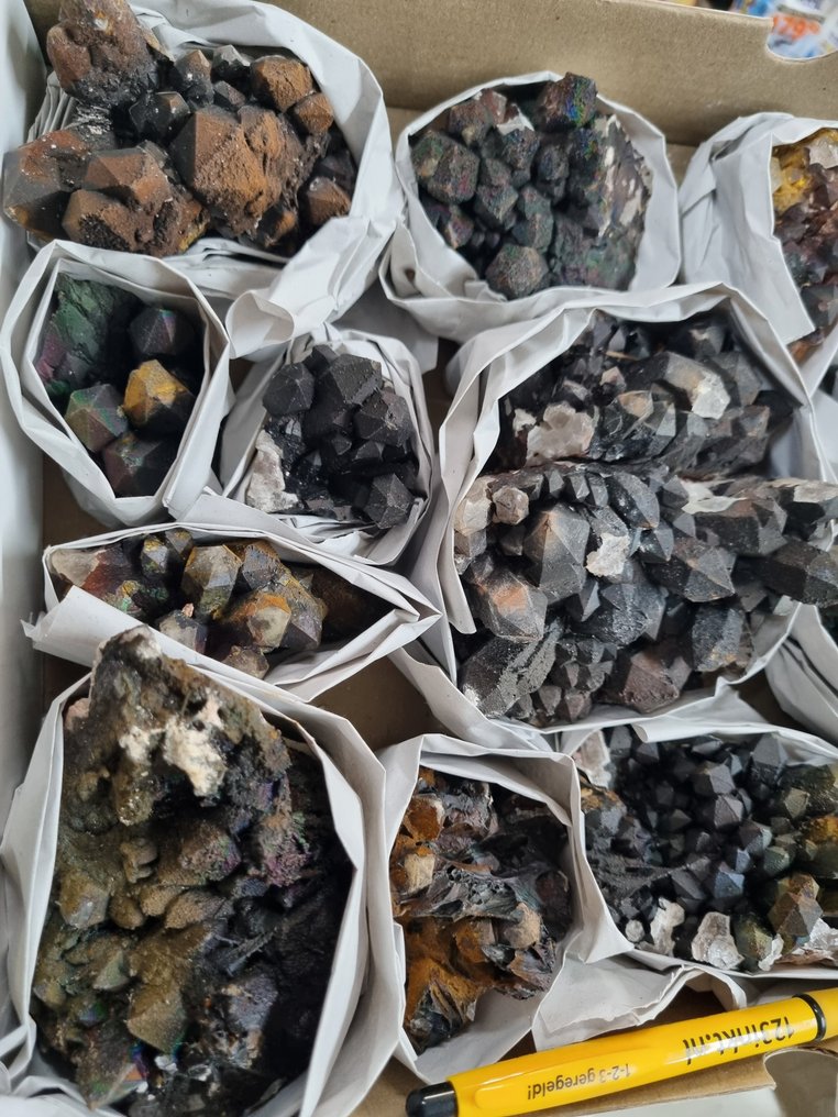 Μεγάλη ποσότητα όμορφου φυσικού χαλαζία, μαύρη νύχτα - 4,5 - 15 εκ. Αιχμή κρυστάλλου- 3.18 kg #1.0