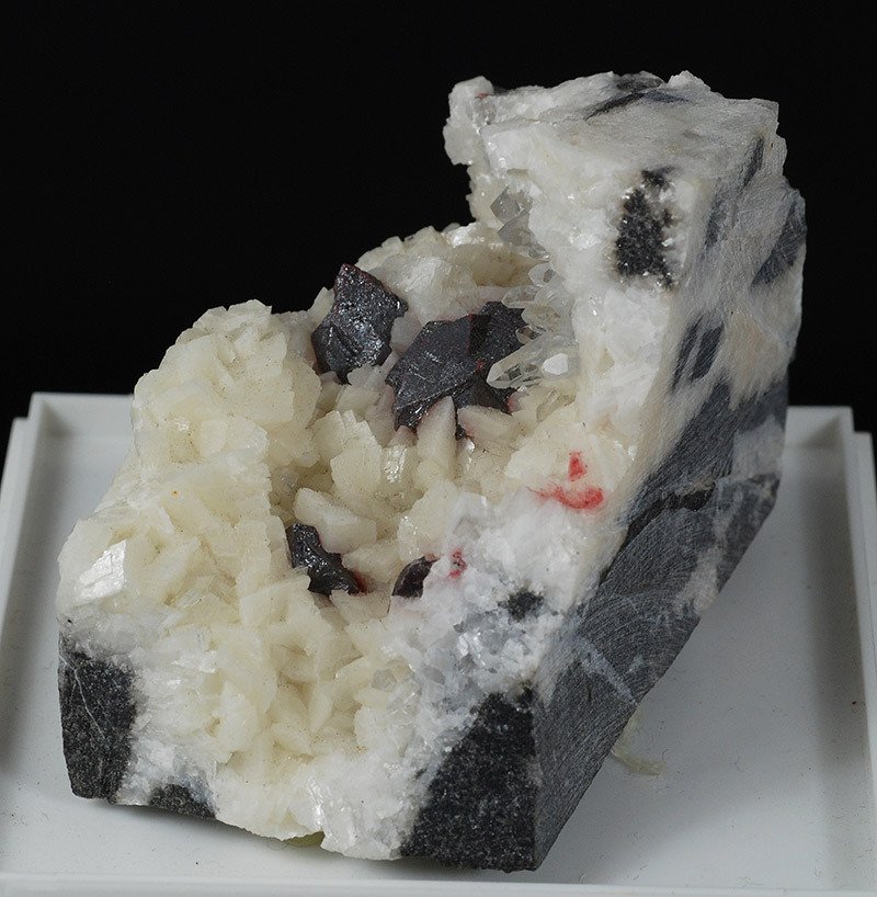 Cinnabar su dolomite Cristalli su matrice - Altezza: 53 mm - Larghezza: 82 mm- 250 g #3.2