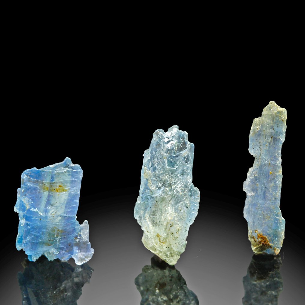 SVÆRT SJELDEN! Jeremejevite på Foitite Krystall i matriks - Høyde: 5.6 cm - Bredde: 4 cm- 33 g #3.2