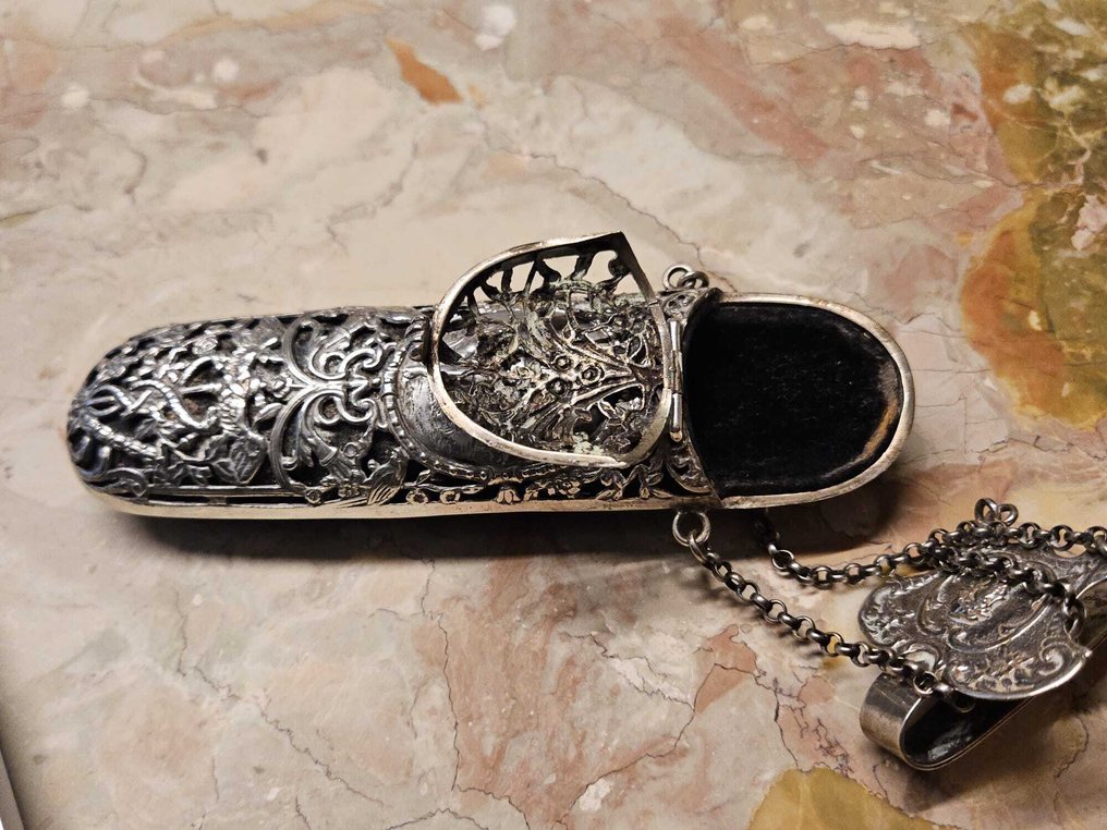 Gebrüder Dingeldein (Dingeldein Brothers), Hanau (founded 1868) - Cutie - Argint - Étui din argint fin #2.1