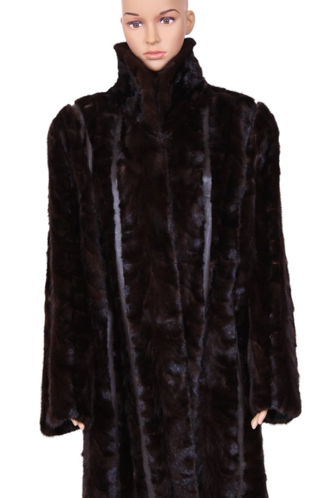 Artisan Furrier - Pelzmantel #2.1