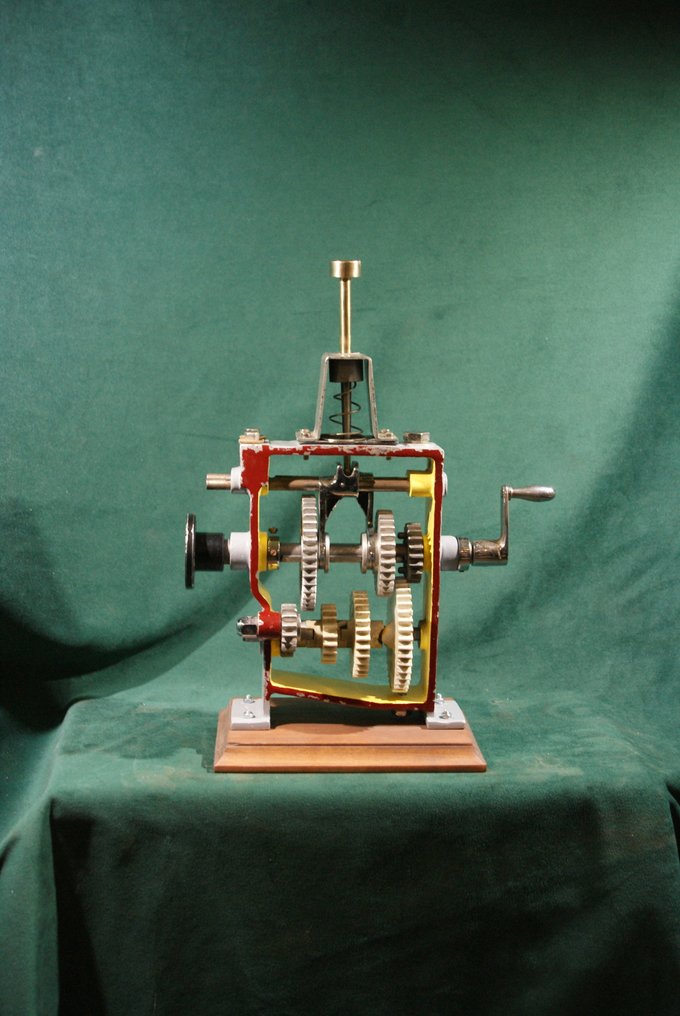 Car part (1) - NIEZNANA - Przekrój skrzyni biegów - 1970-1980 #1.0