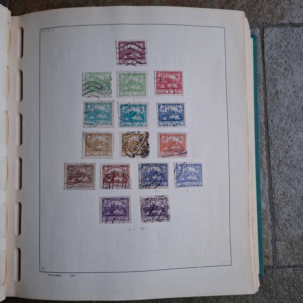 Czechoslovakia 1918/1991 - Old collection of postage stamps/blocks in Schaubek volume. #2.1