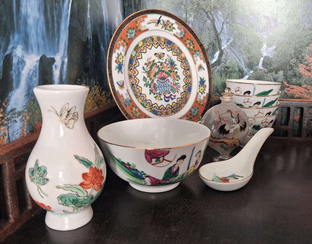 主題系列 - 一套珍贵的中国手绘瓷器。 #2.1