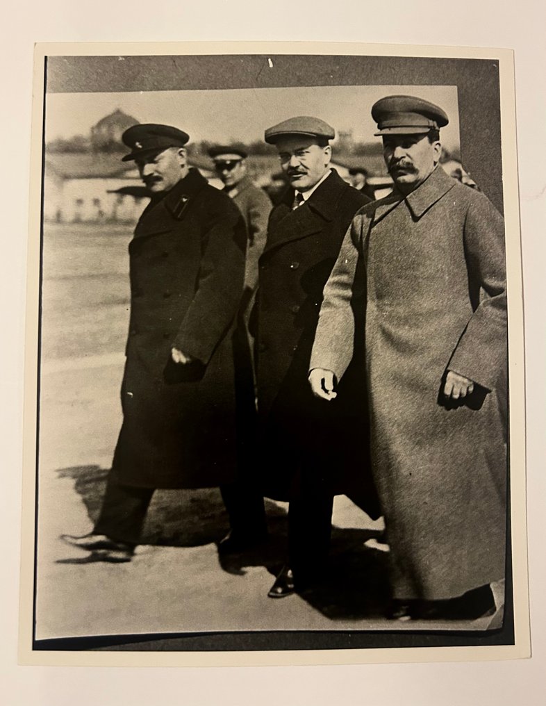 LIFE Magazine - Kaganovich, Molotov y Stalin #1.0