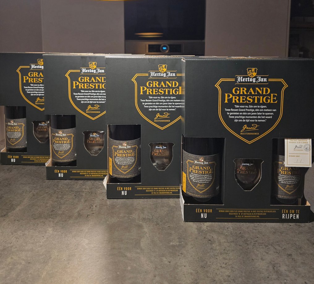 Hertog Jan - Grand Prestige - 4 σετ δώρων - συμπεριλαμβανομένου και γυαλιού. - 75cl -  8 μπουκαλιών  #1.0