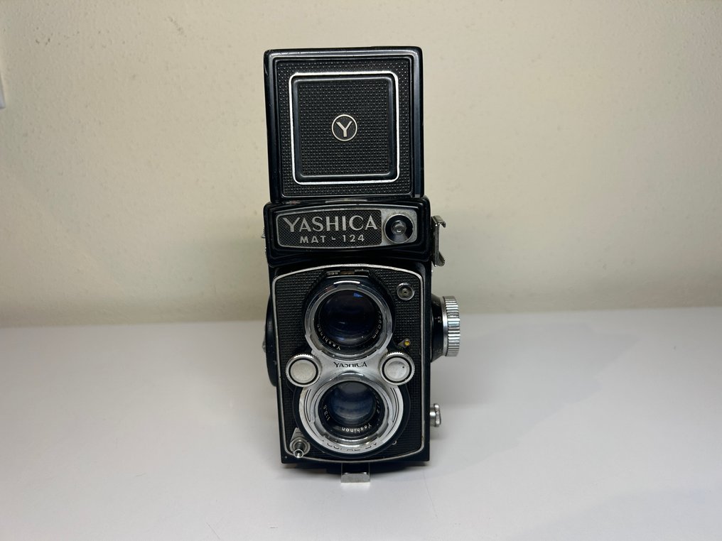 Yashica MAT-124 Ikerlencsés tükörreflexes fényképezőgép (TLR) #1.0