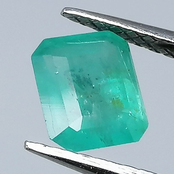1 pcs Πράσινο Σμαράγδι - 0.94 ct - Instituto Gemólogico Español (IGE) - Oil Minor #3.2