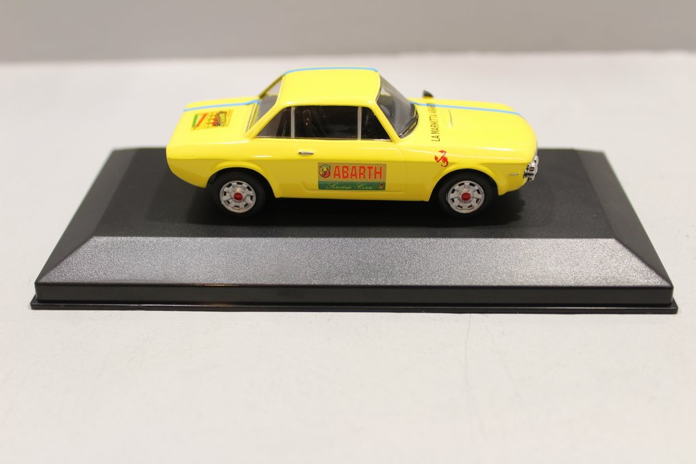 AM.71 1:43 - Modelauto - Lancia Fulvia HF service Abarth 1/43. - Ambachtelijk model #4.3