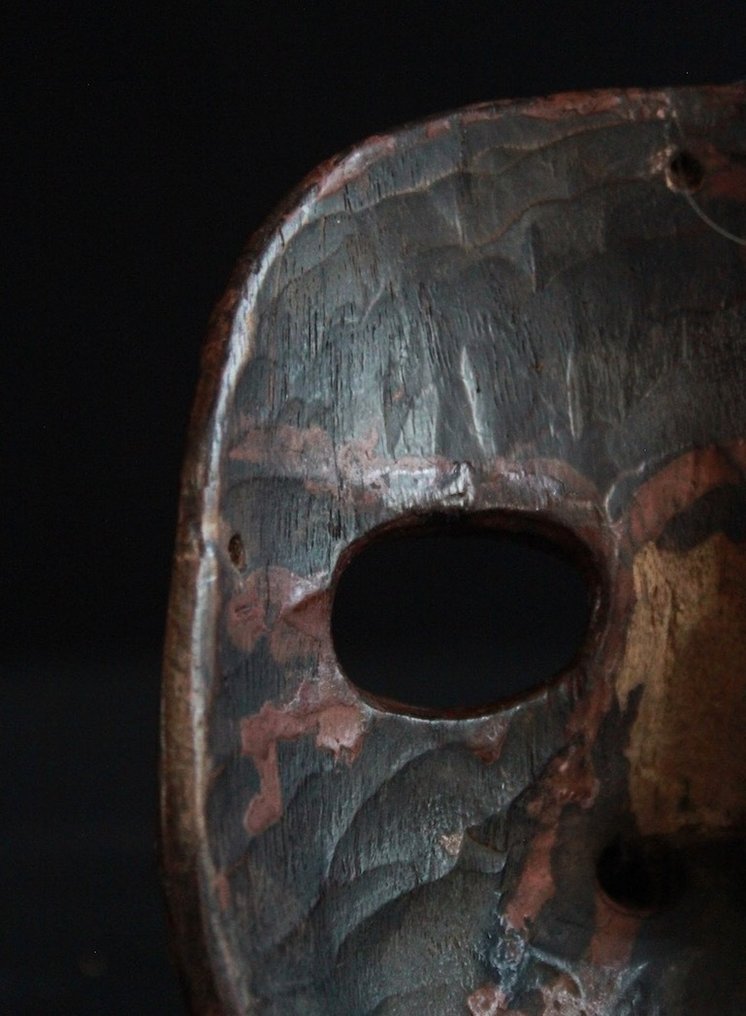 Fine classical mask with a beautiful, worn patina. - Indonesia (No Reserve Price) #4.3