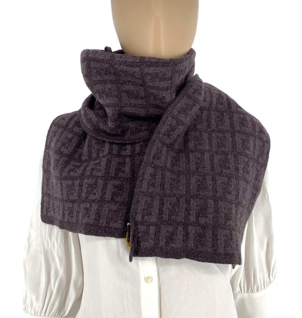Fendi - Skjerf #3.2