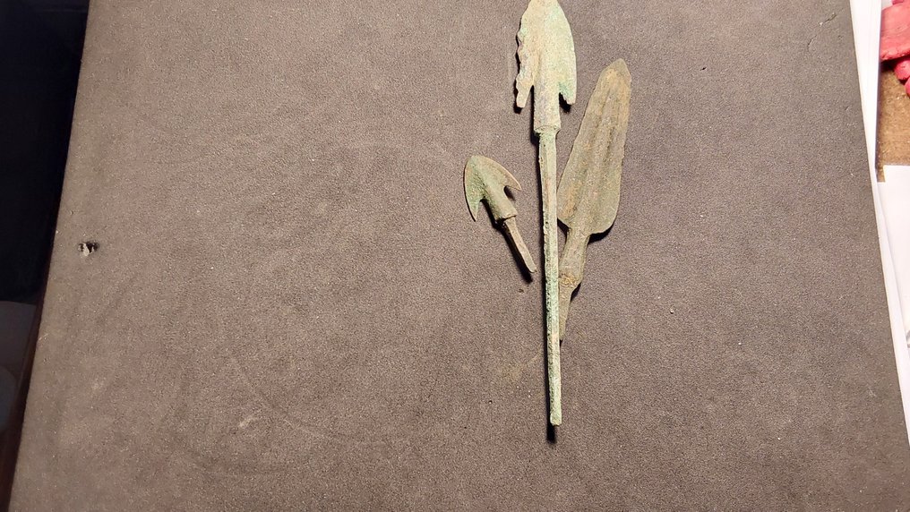 Bronze Age Bronze Arrowhead (No Reserve Price) #1.0