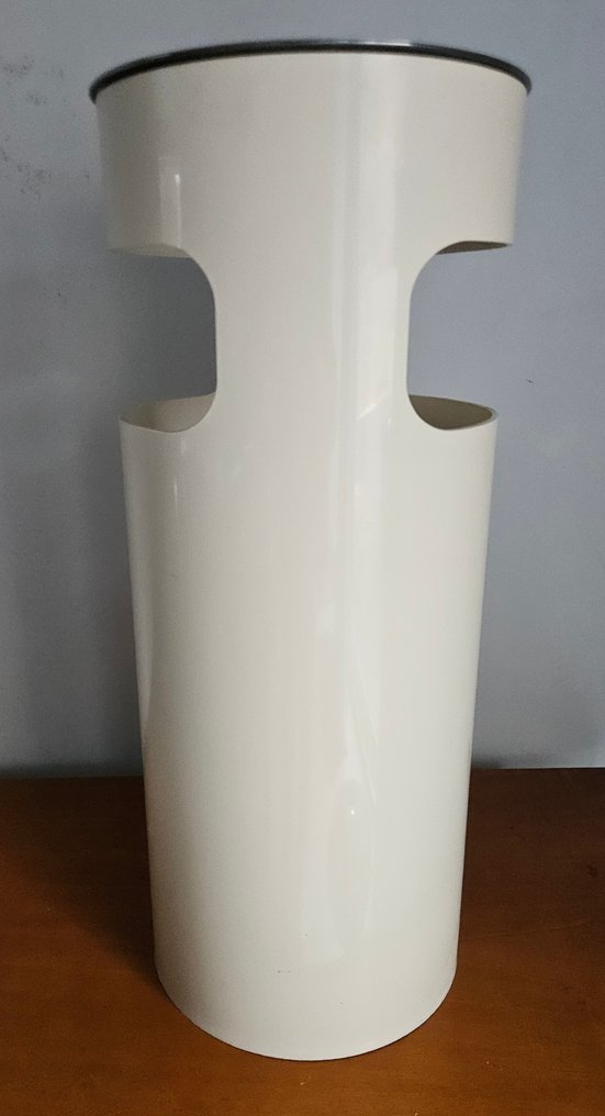 Σύγχρονη στυλ των μέσων του αιώνα Αγγείο - Πλαστικό, Χρώμιο - δεκαεννιά hundred και εξήντα #1.0